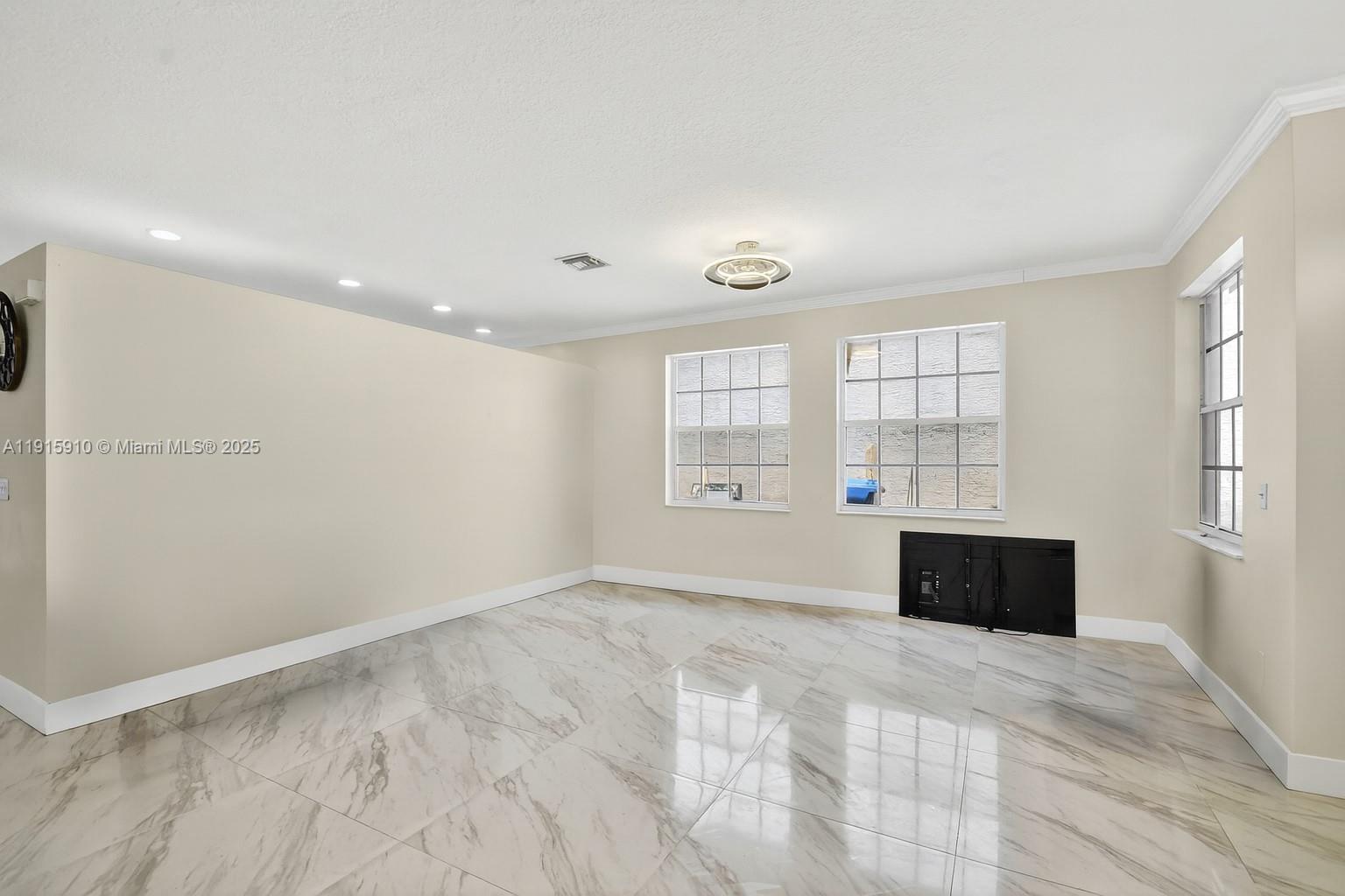 MADISON GREEN 1 PAR B - Residential