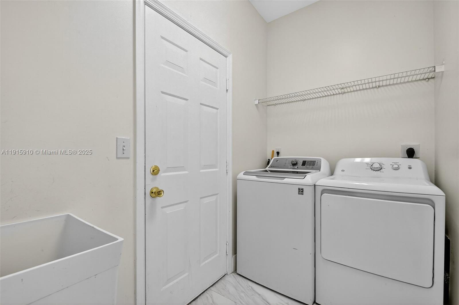 MADISON GREEN 1 PAR B - Residential