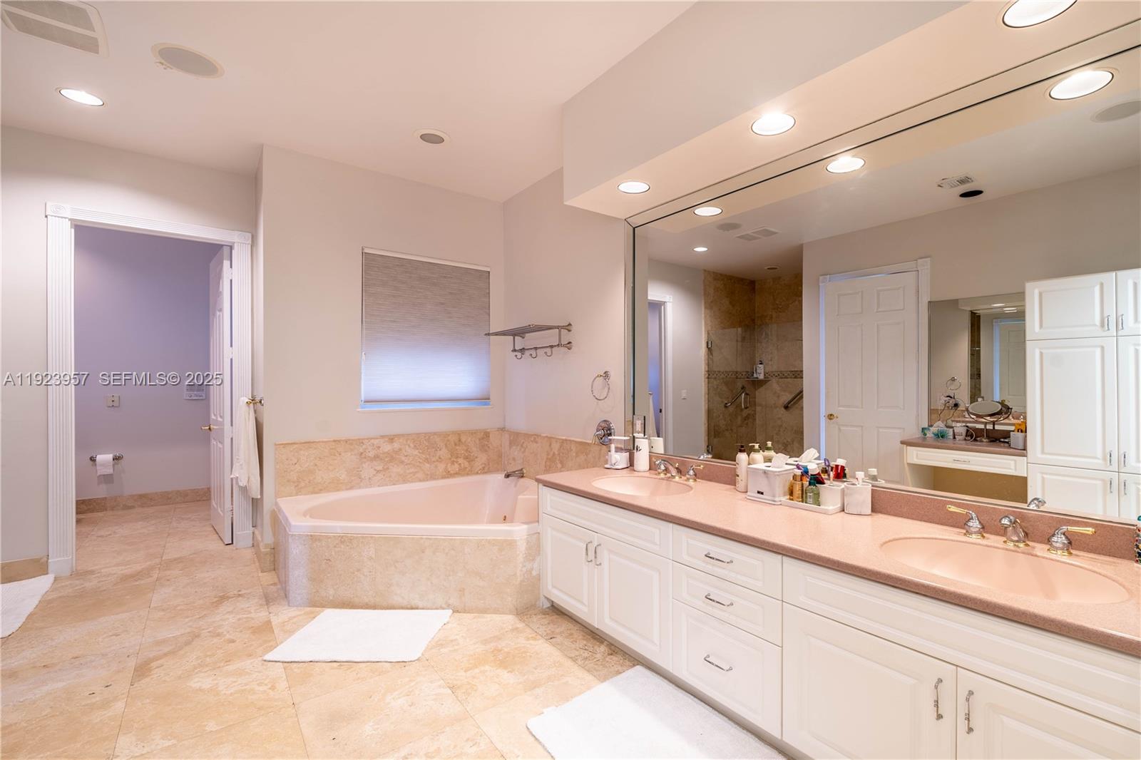 THREE ISLANDS 3RD SECTION - Residential