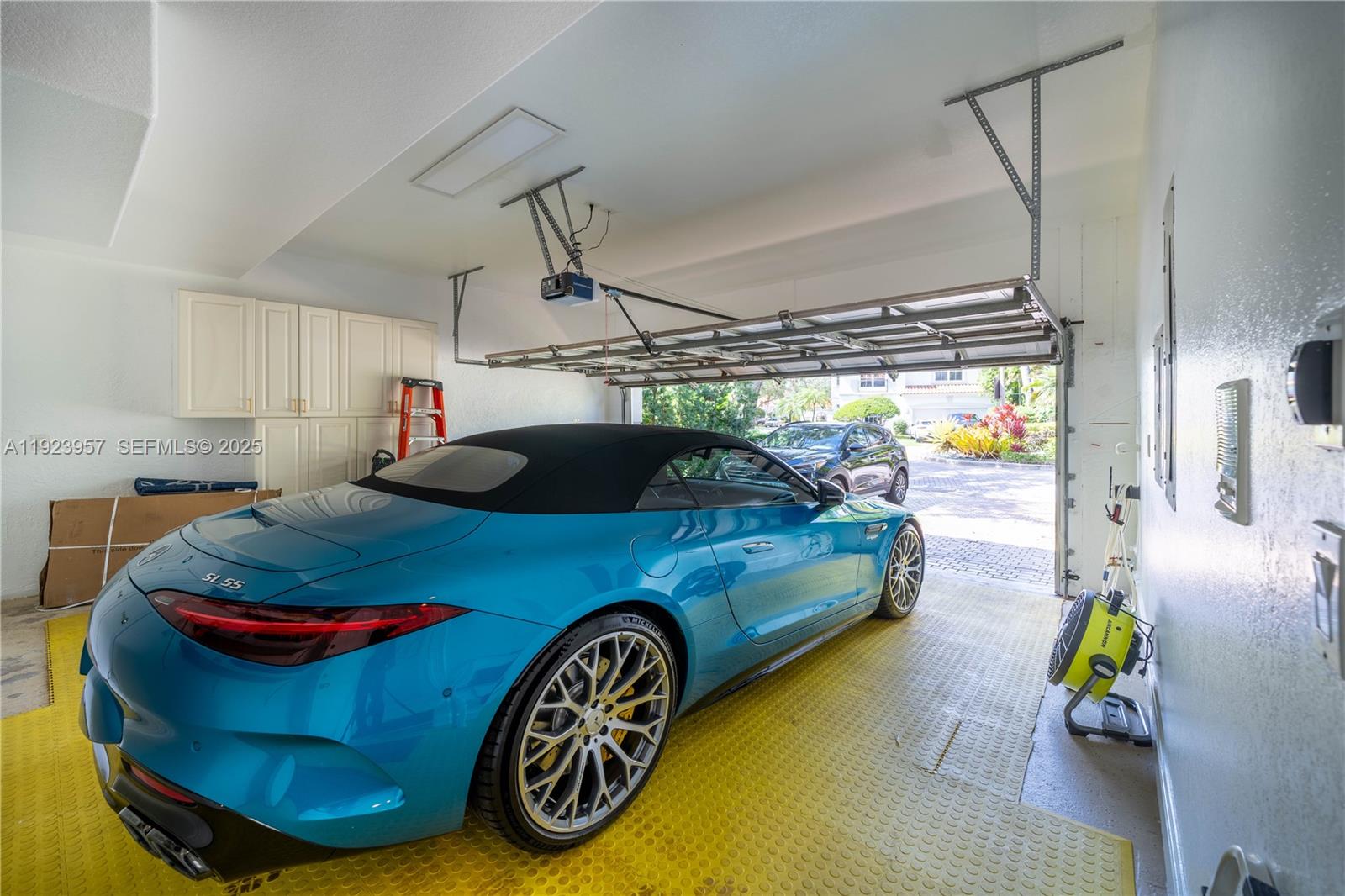 THREE ISLANDS 3RD SECTION - Residential