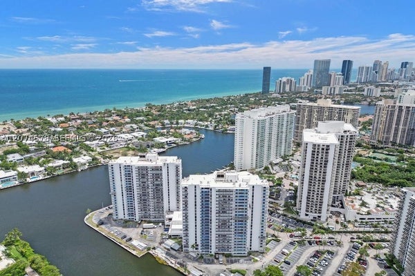 20505 E COUNTRY CLUB DR APT 938, AVENTURA, FL 33180 - Image 8b6a239de822c50299acb7e80ae6cb4e/1333469367