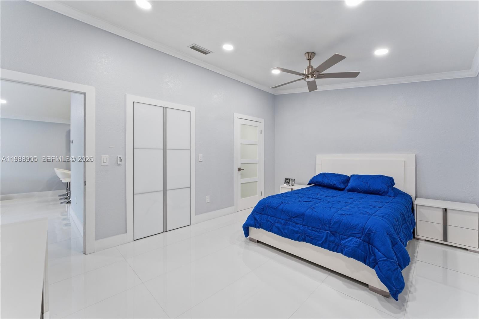 LOS PALACIOS CONDO - Residential Lease