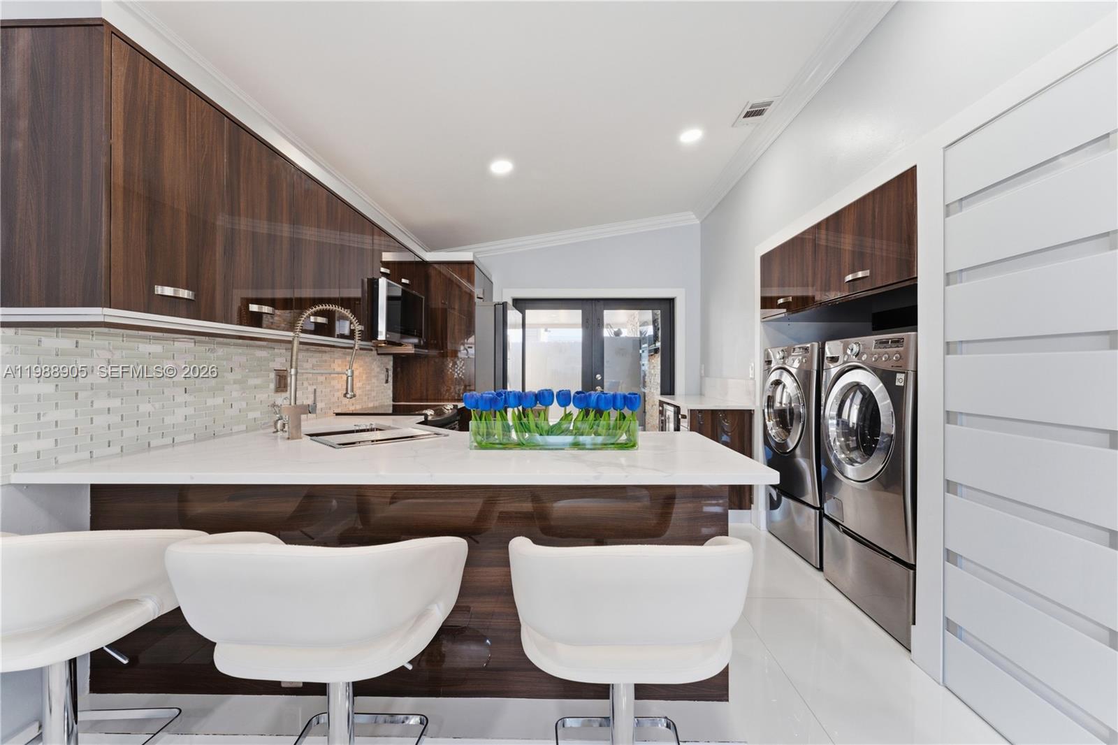 LOS PALACIOS CONDO - Residential Lease