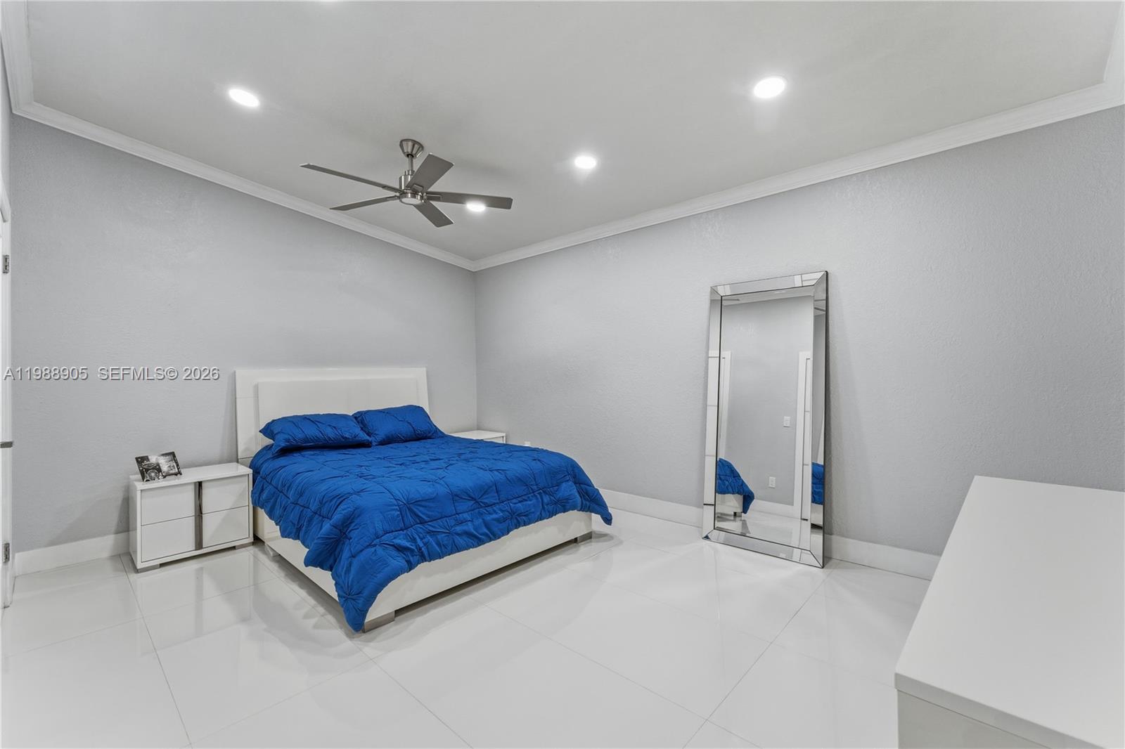 LOS PALACIOS CONDO - Residential Lease