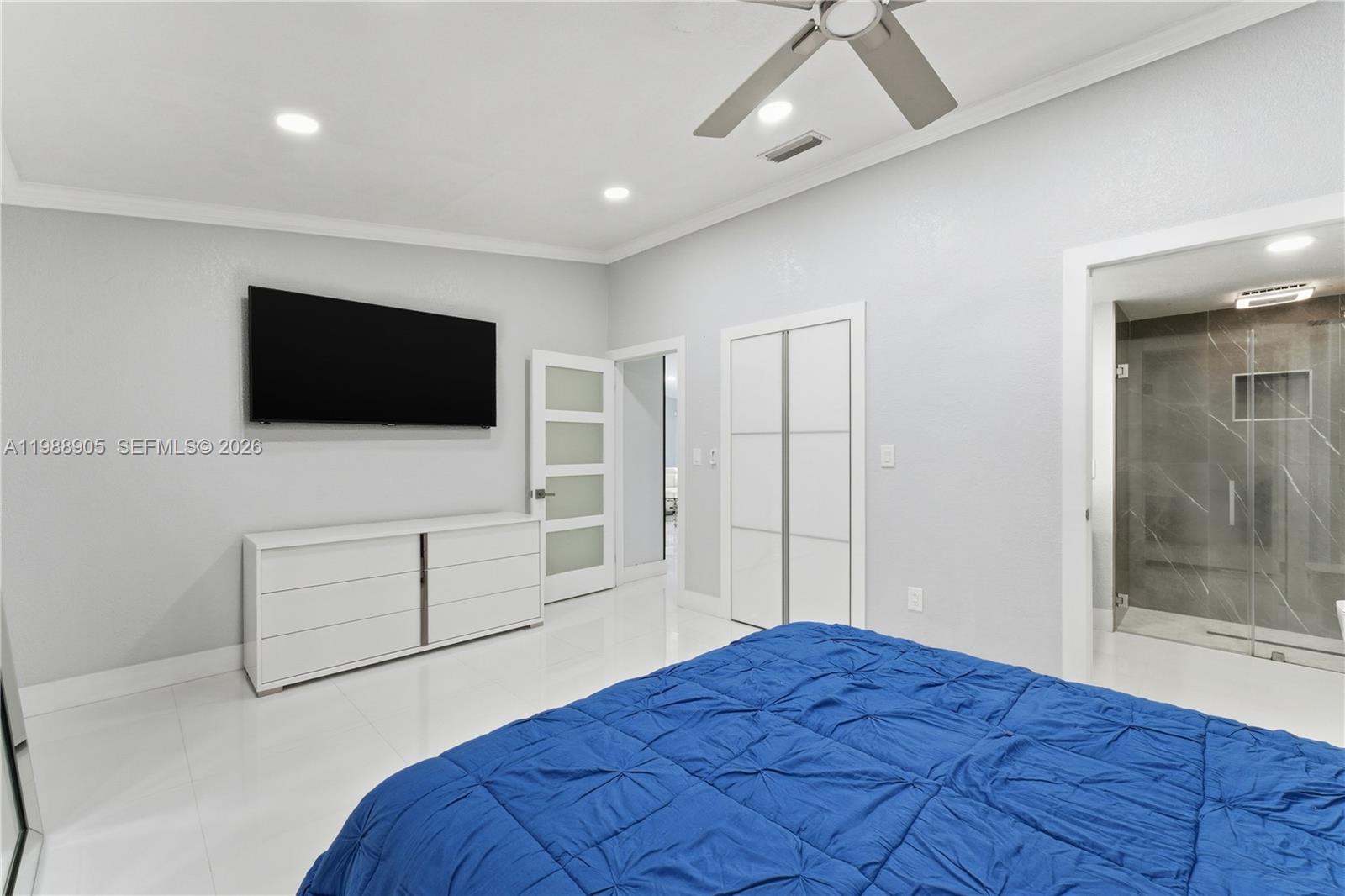 LOS PALACIOS CONDO - Residential Lease