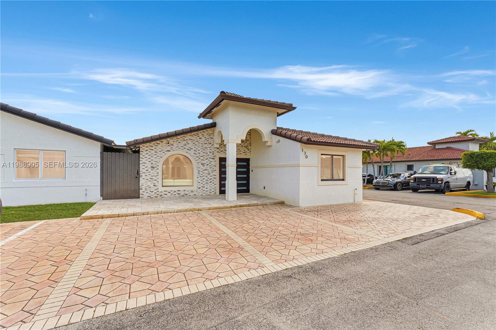 LOS PALACIOS CONDO - Residential Lease