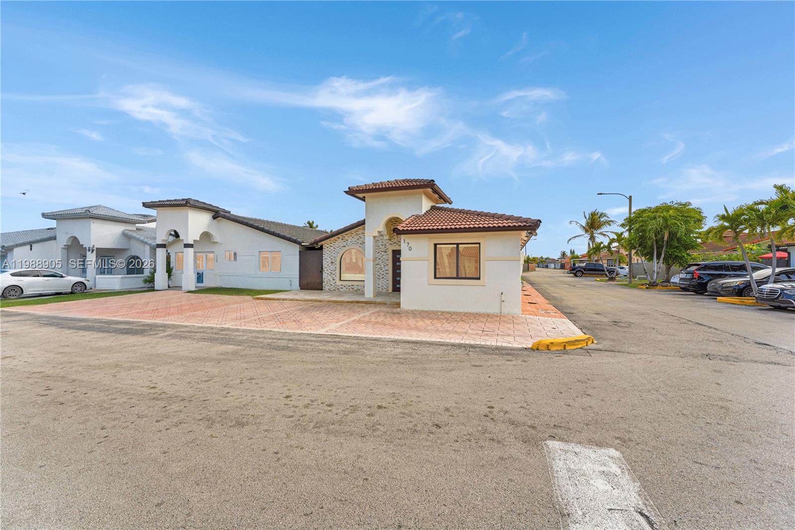 LOS PALACIOS CONDO - Residential Lease