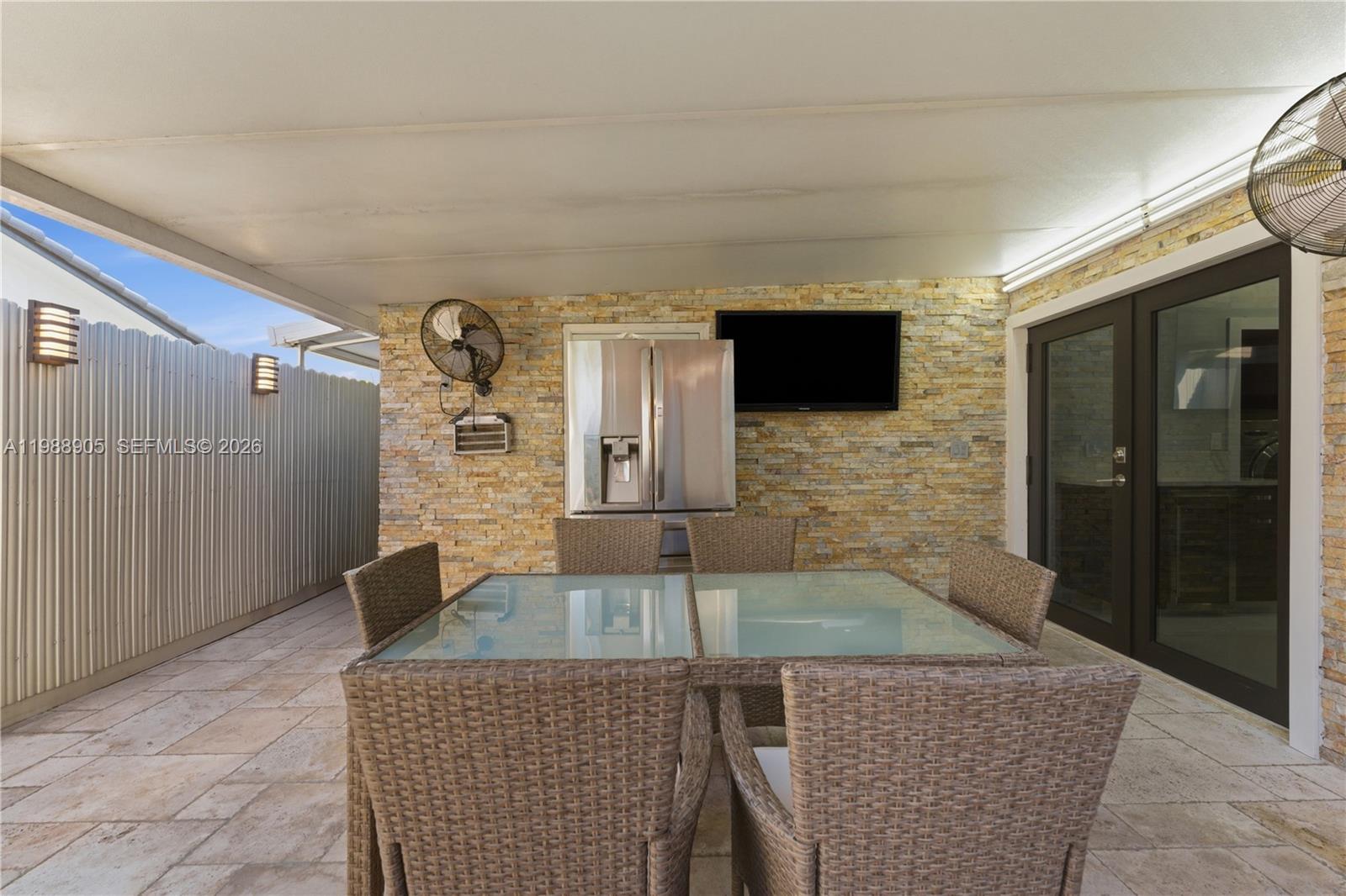 LOS PALACIOS CONDO - Residential Lease