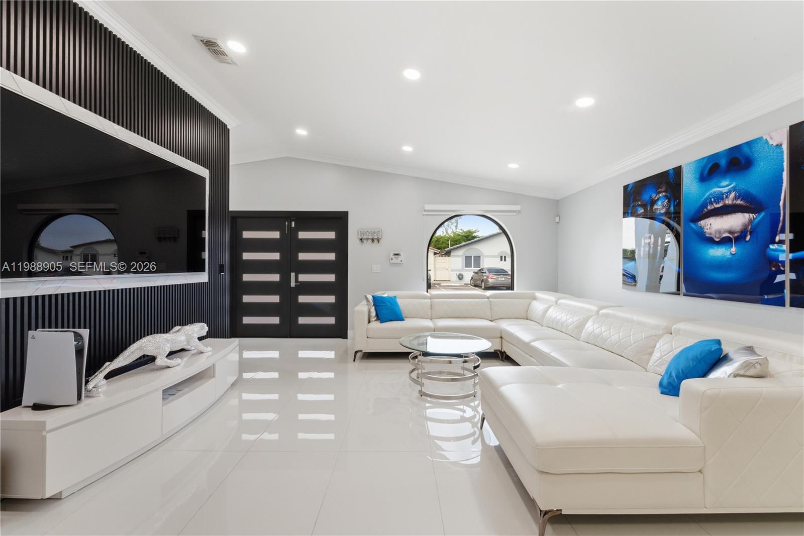 LOS PALACIOS CONDO - Residential Lease