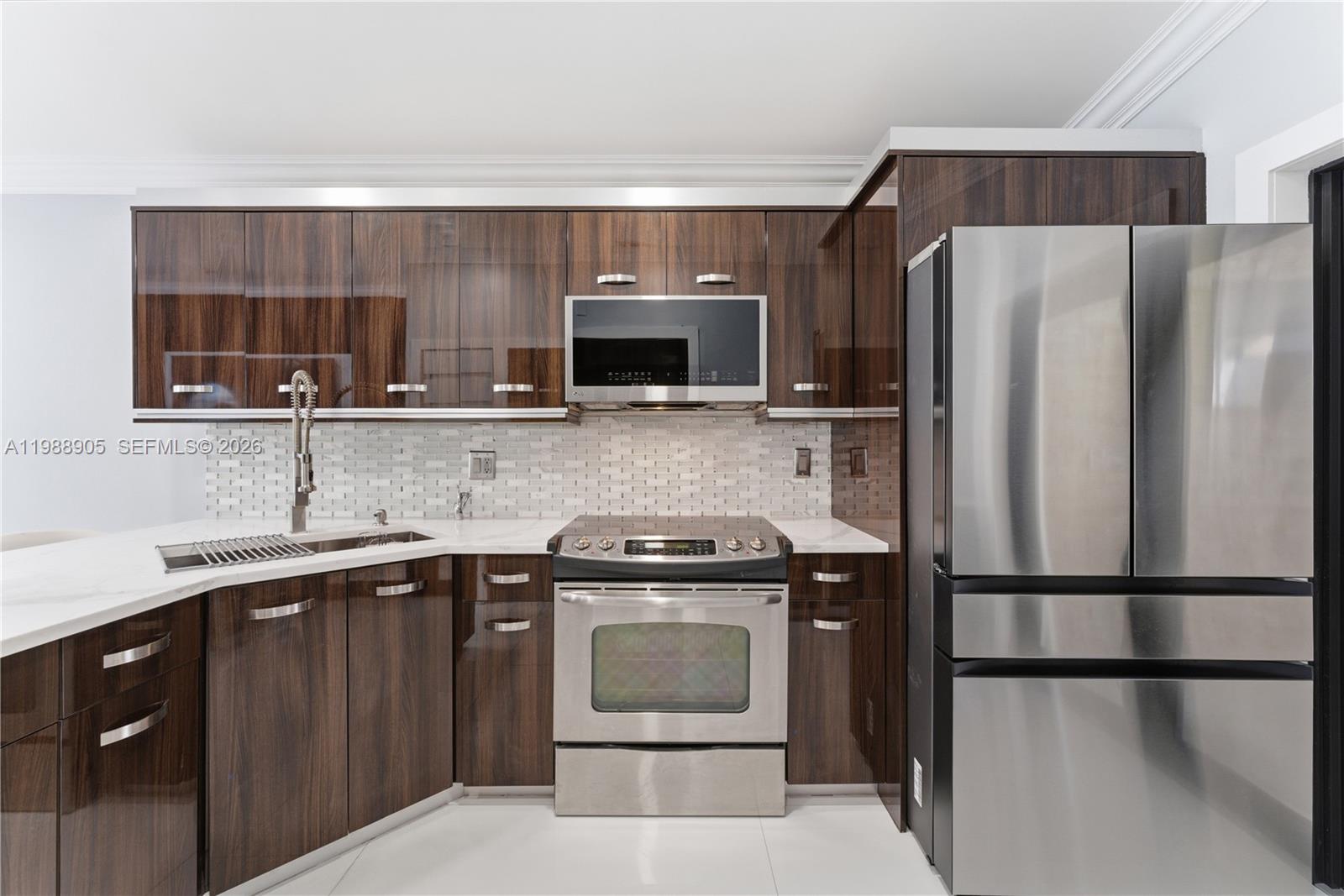 LOS PALACIOS CONDO - Residential Lease