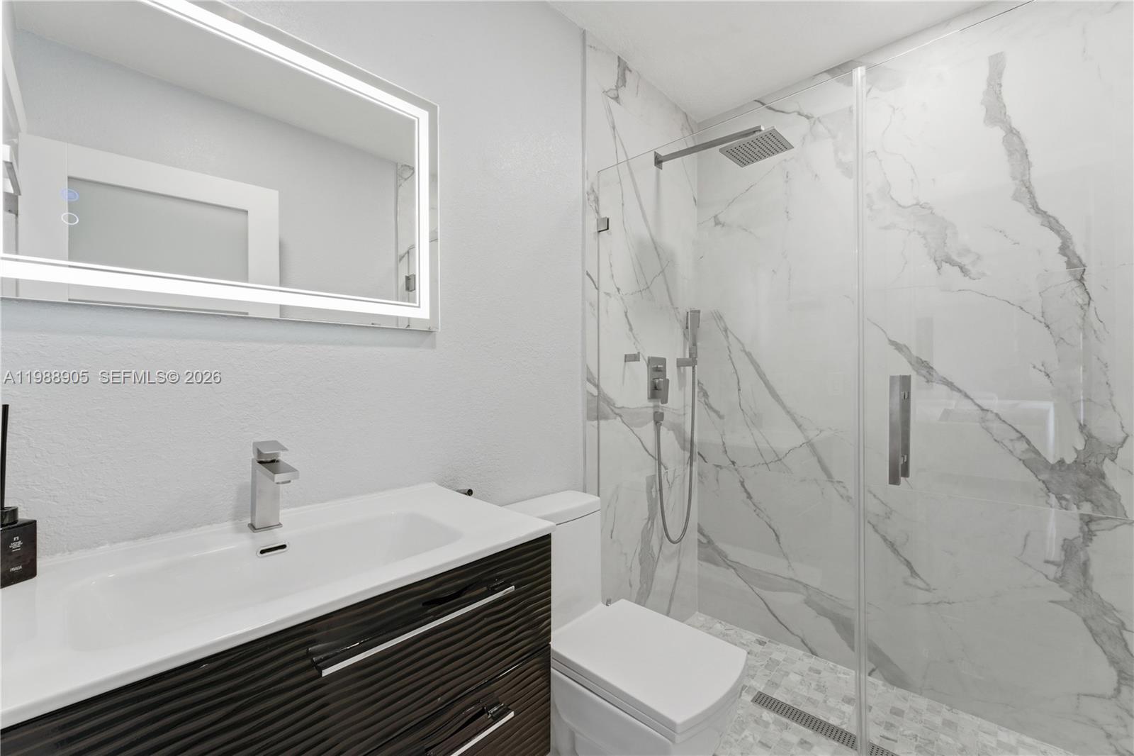 LOS PALACIOS CONDO - Residential Lease