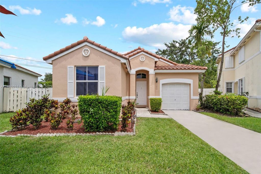 Photo of 5090 SW 148th Ter, Davie, FL 33331 (MLS # A11403011)