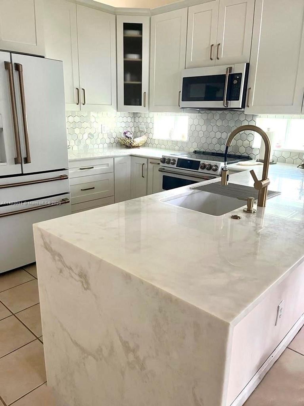 Photo of 5090 SW 148th Ter, Davie, FL 33331 (MLS # A11403011)