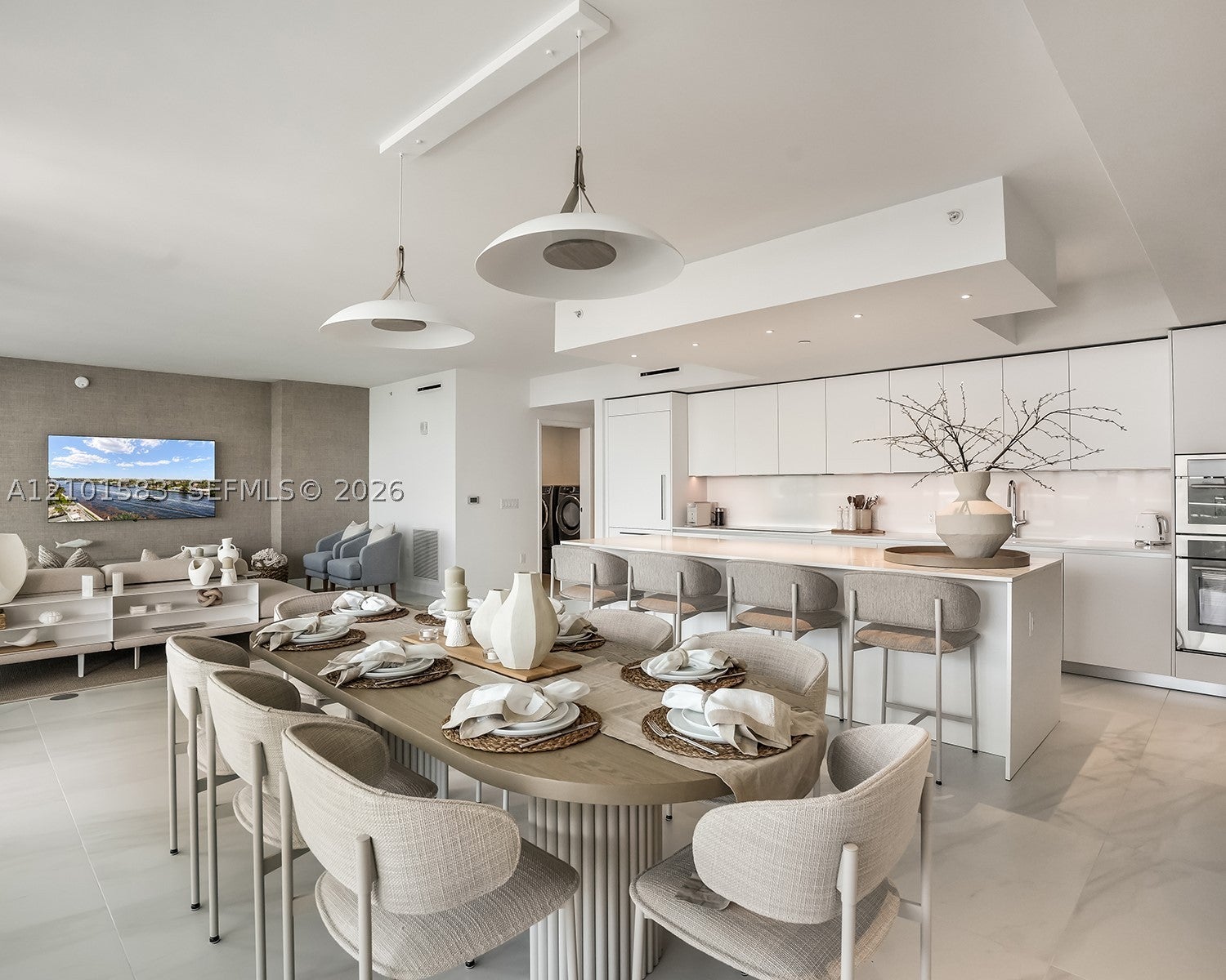 407 N Riverside Dr 604