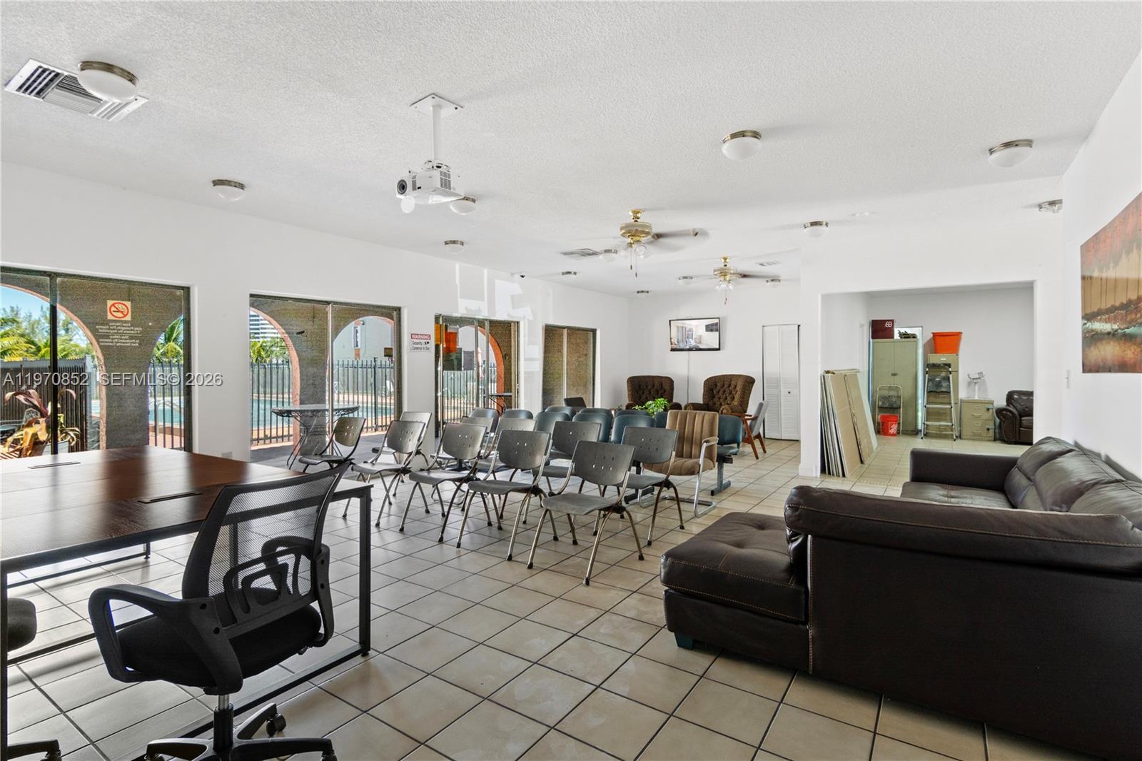 EL CID CONDO - Residential