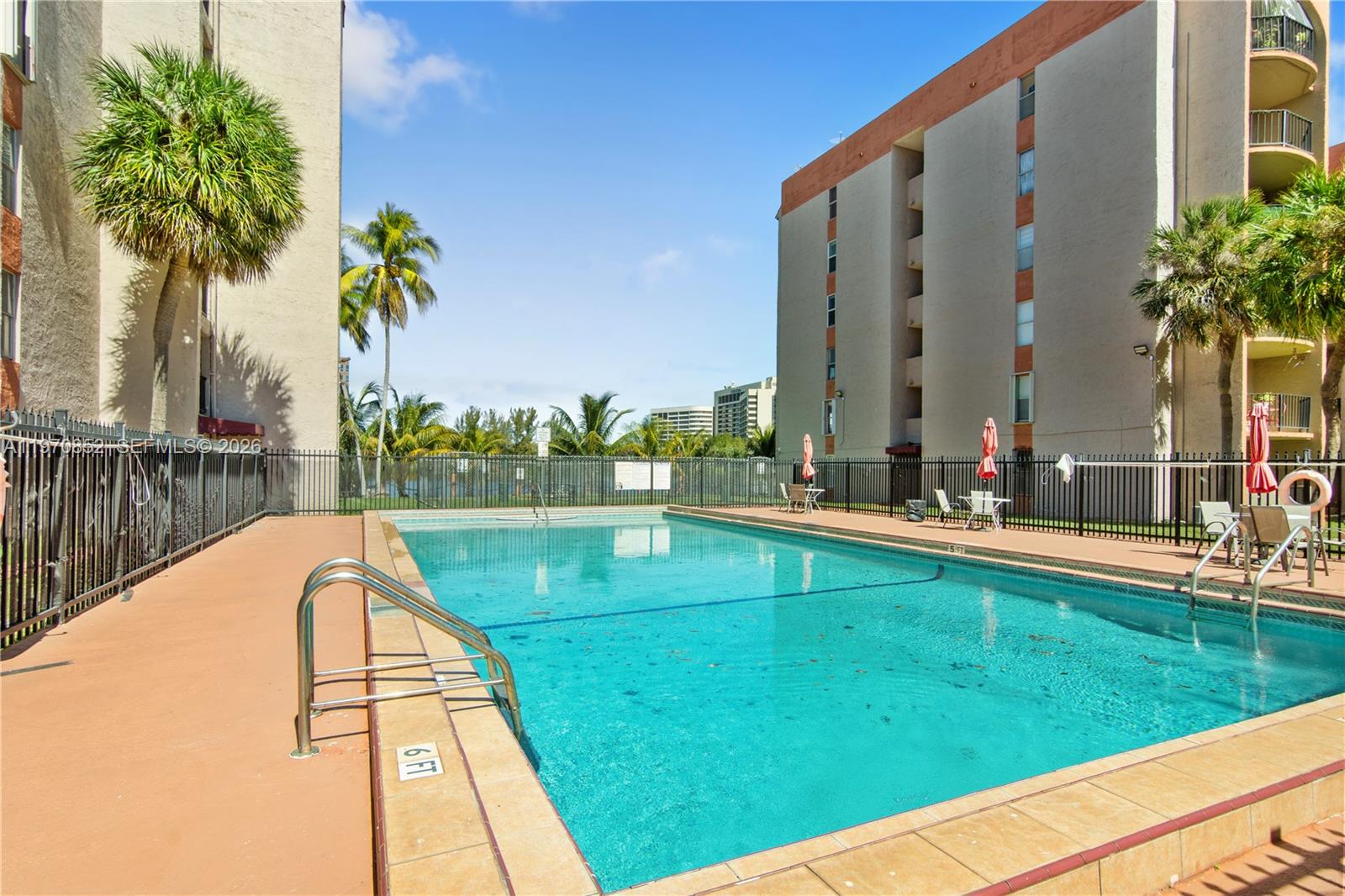 EL CID CONDO - Residential