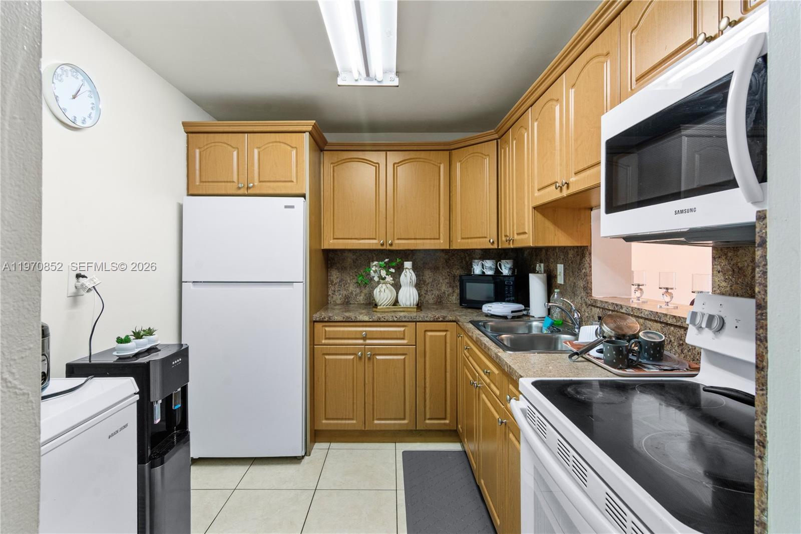 EL CID CONDO - Residential