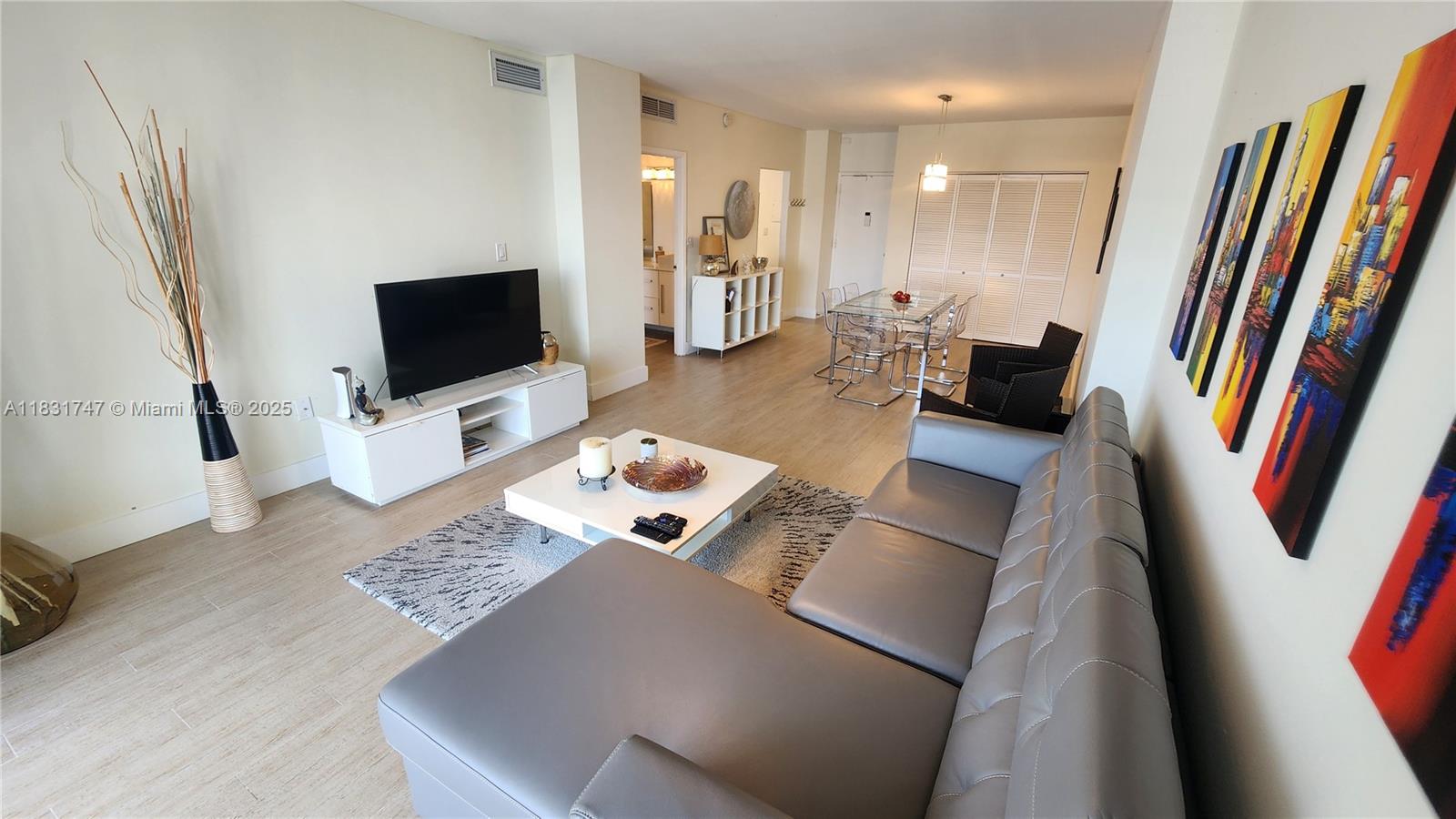 500 Bayview Dr 1725