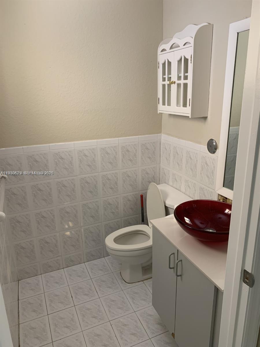 MARQUIS VILLAS I CONDO - Residential Lease