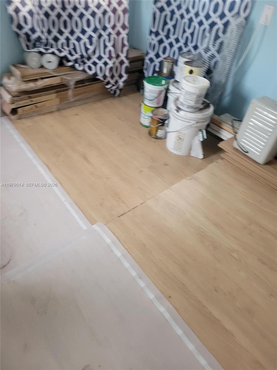 LIBERIA - Residential