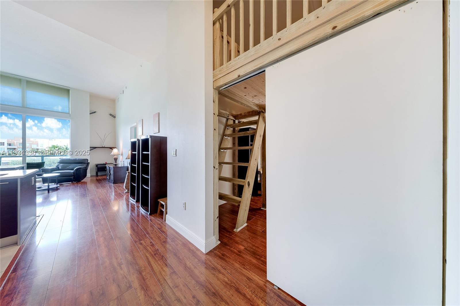 1900 N Bayshore Dr 711