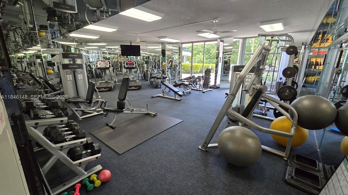 MYSTIC POINTE TOWER 600 C - Residential