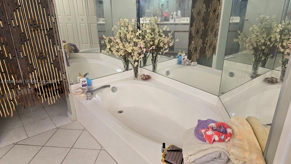 MYSTIC POINTE TOWER 600 C - Residential