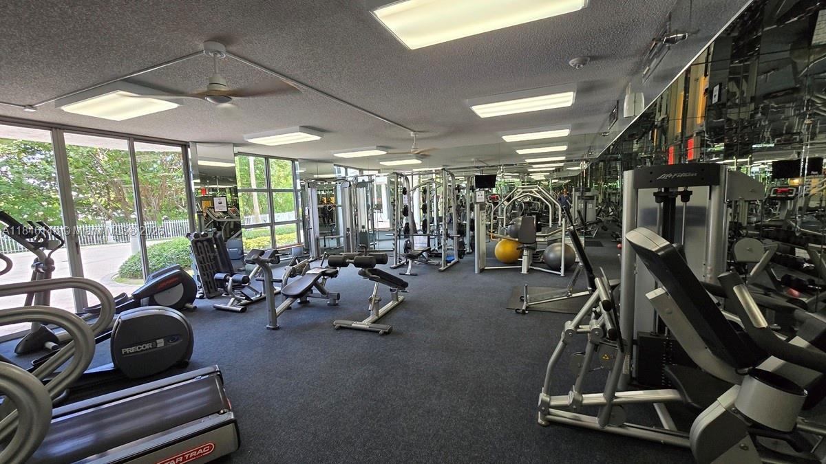 MYSTIC POINTE TOWER 600 C - Residential