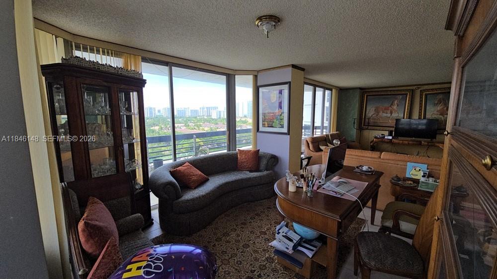 MYSTIC POINTE TOWER 600 C - Residential