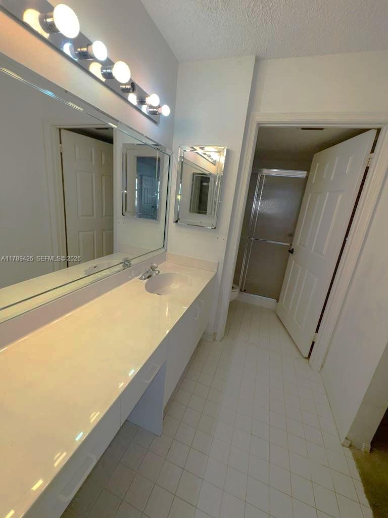 SUNRISE LAKES 194 CONDO - Residential