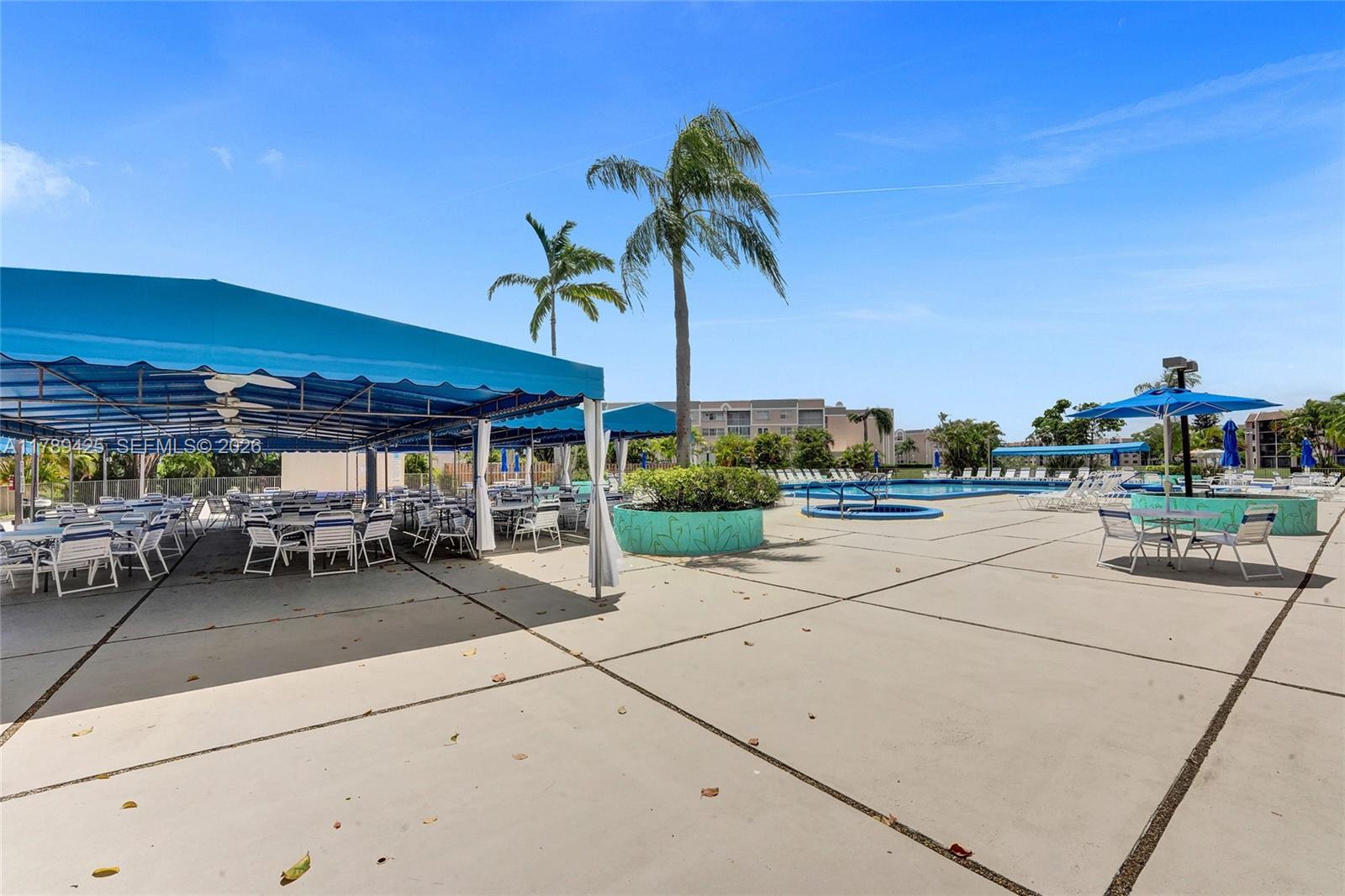 SUNRISE LAKES 194 CONDO - Residential