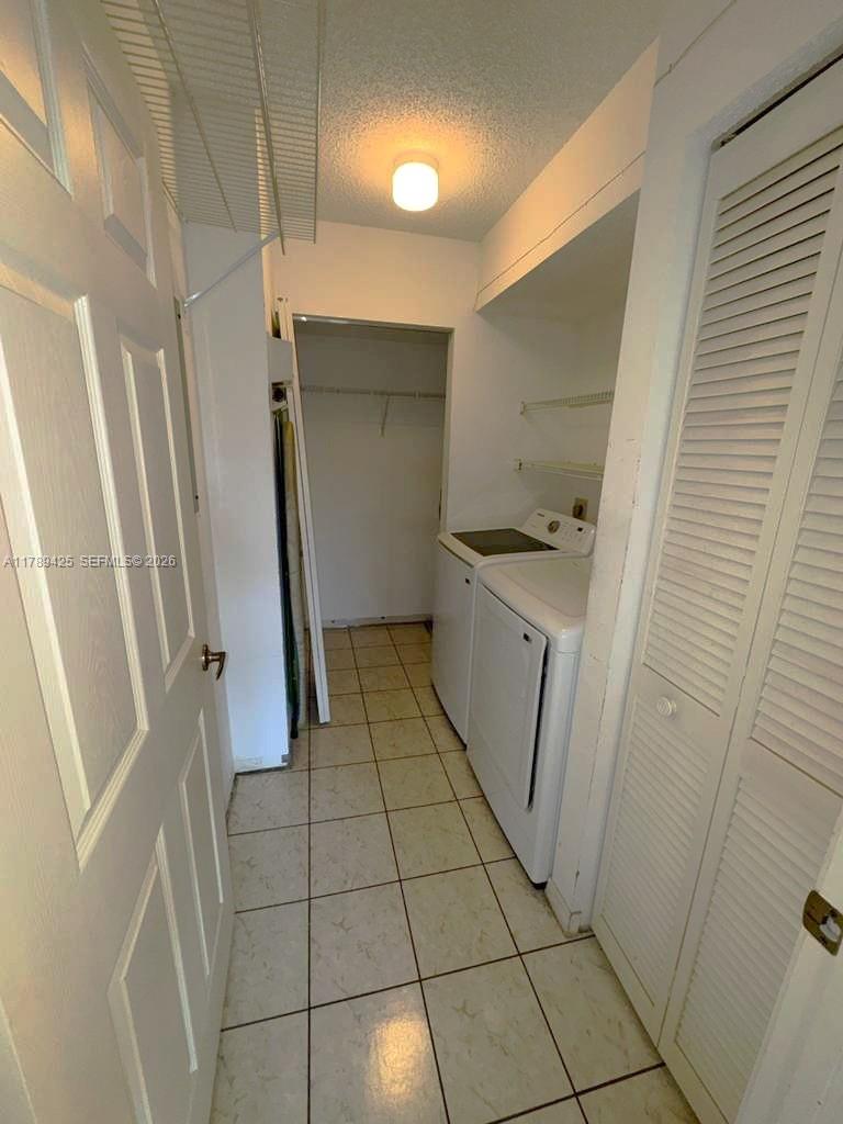 SUNRISE LAKES 194 CONDO - Residential