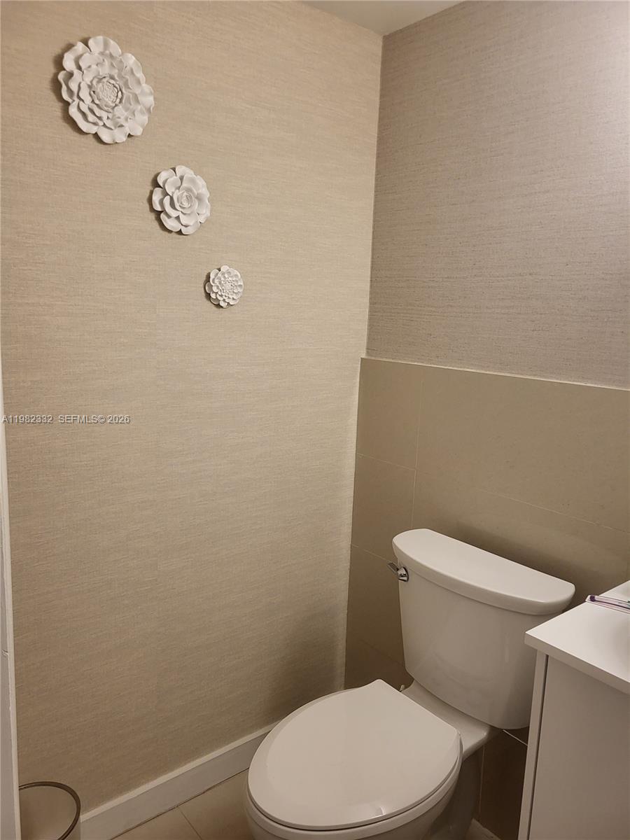 CHATILLON HALL CONDOMINIU - Residential