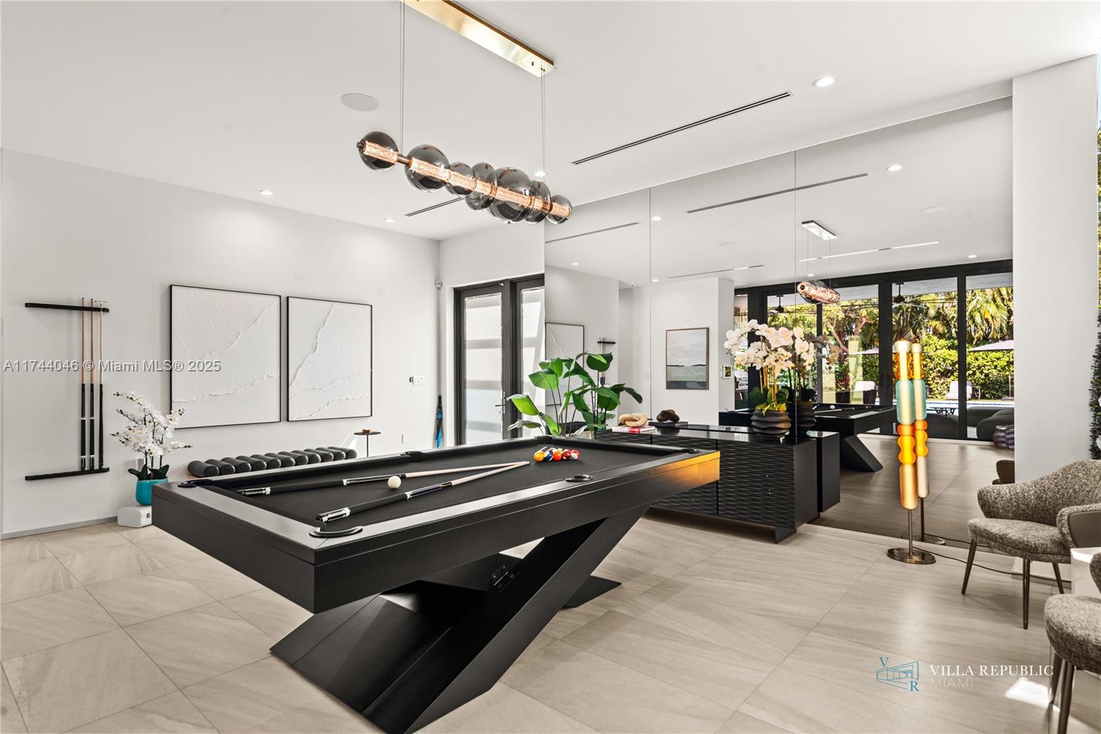 GREYKNOLL ESTATES - Residential Lease