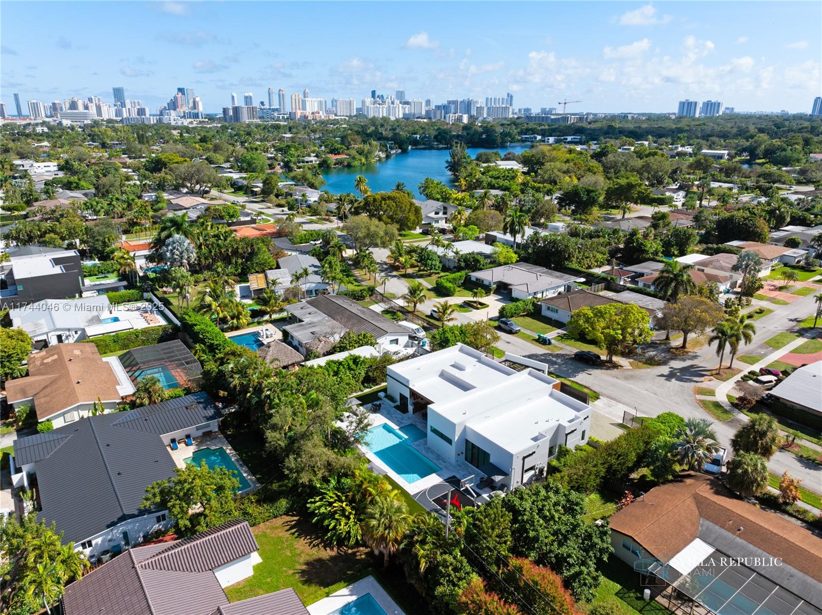 GREYKNOLL ESTATES - Residential Lease