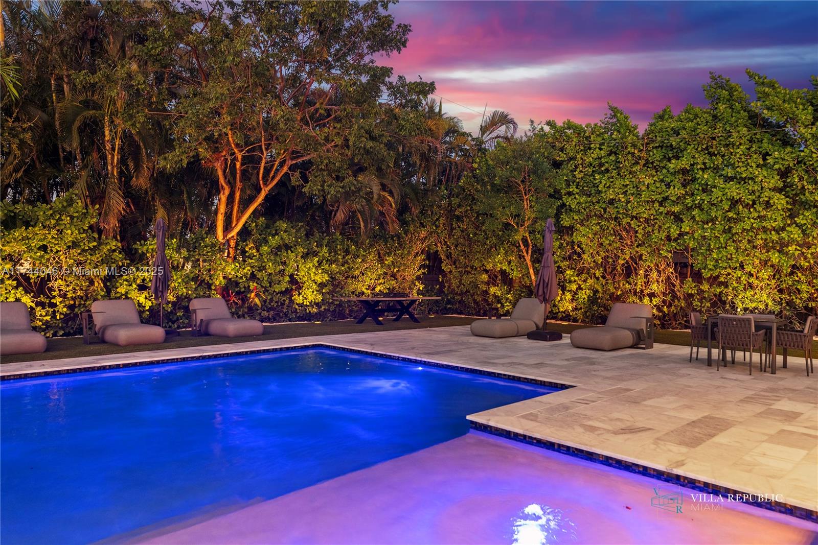 GREYKNOLL ESTATES - Residential Lease