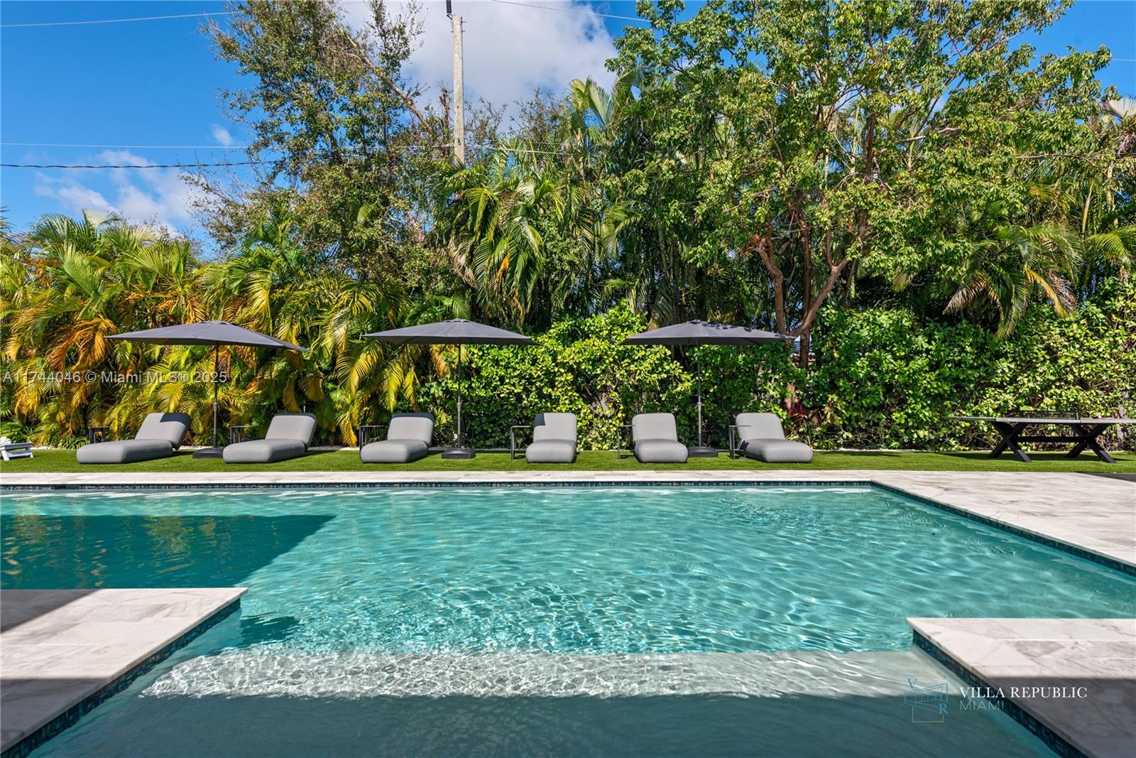 GREYKNOLL ESTATES - Residential Lease