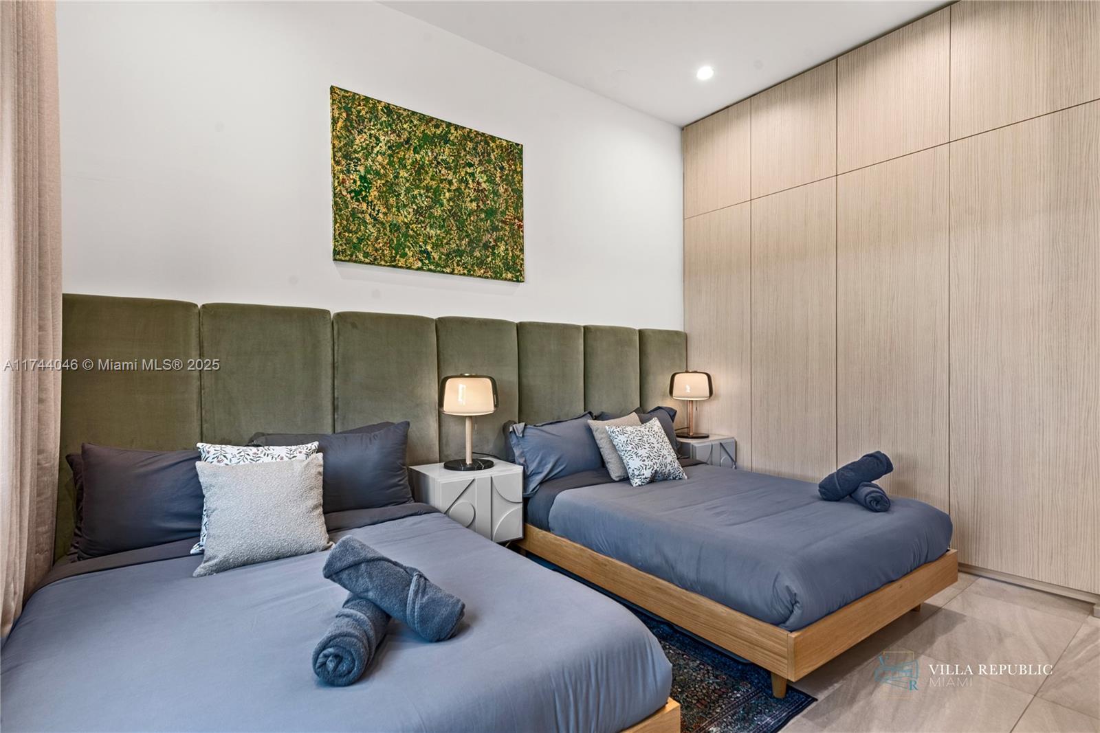 GREYKNOLL ESTATES - Residential Lease