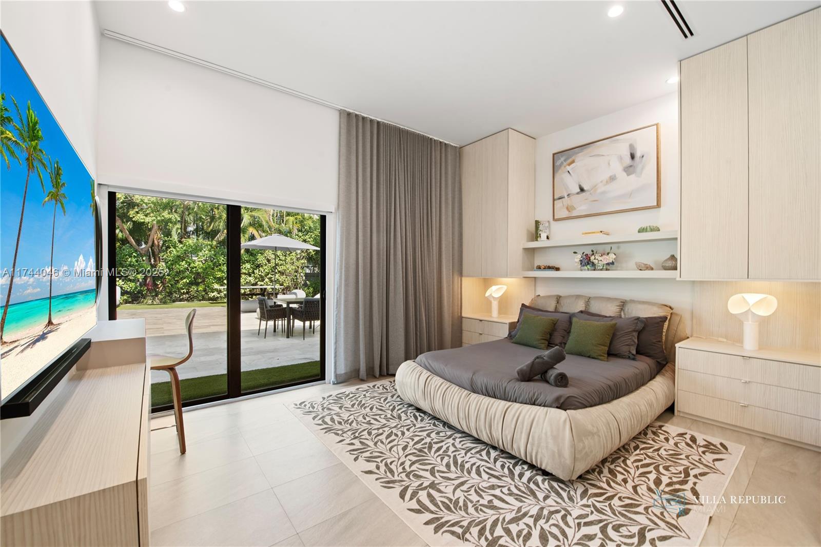 GREYKNOLL ESTATES - Residential Lease