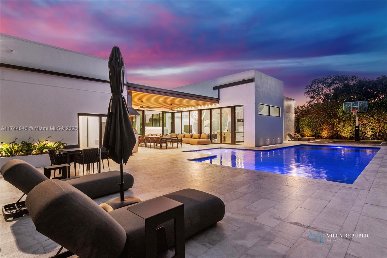 GREYKNOLL ESTATES - Residential Lease