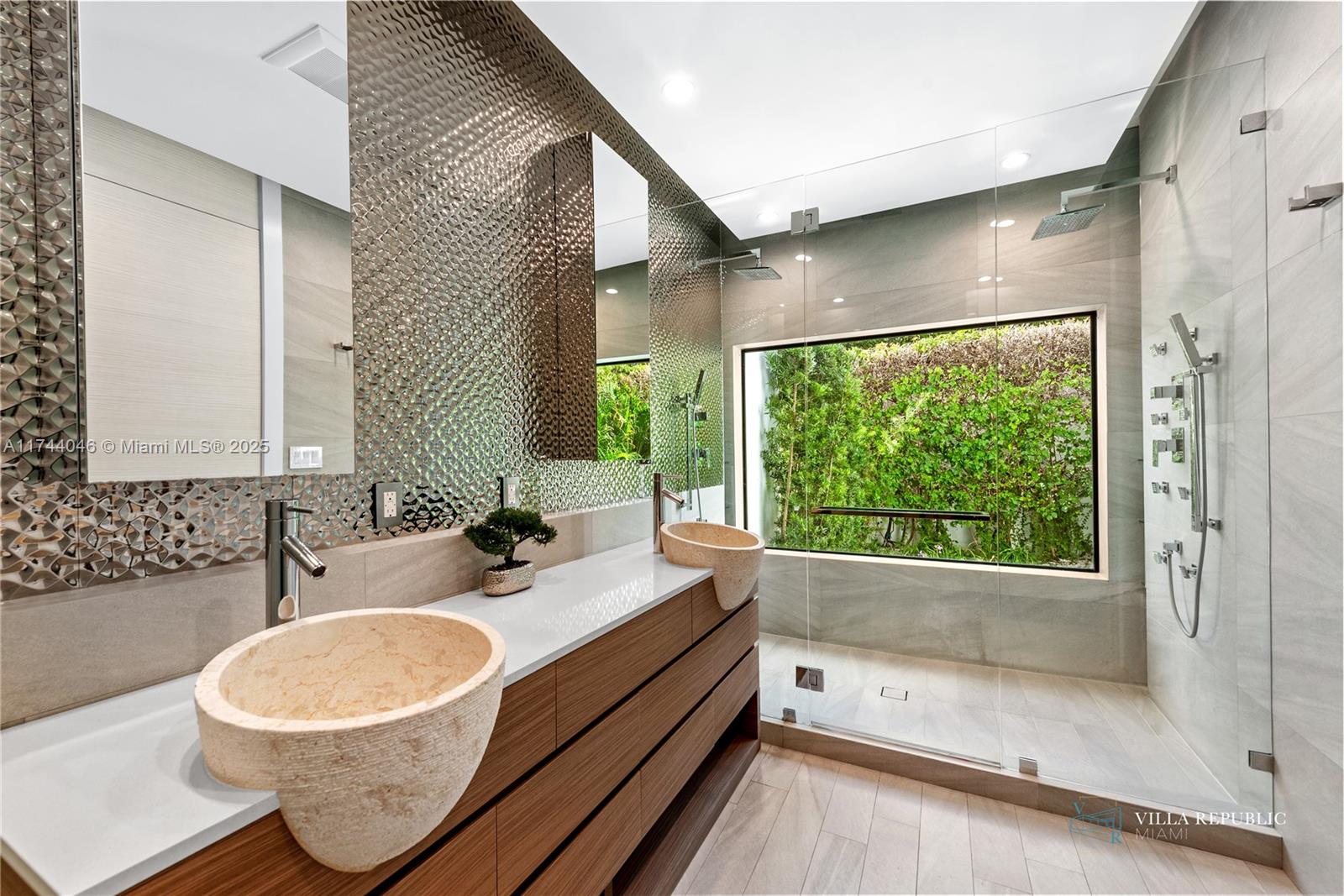 GREYKNOLL ESTATES - Residential Lease