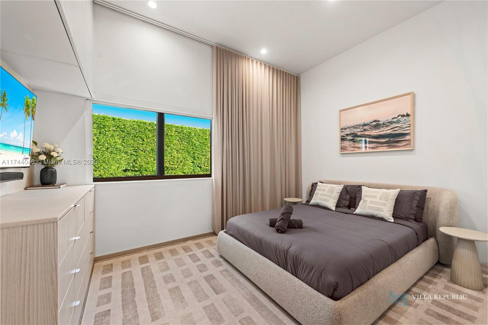 GREYKNOLL ESTATES - Residential Lease