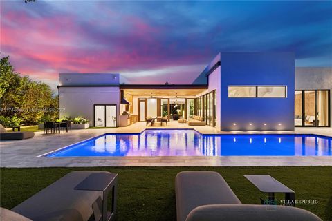 Photo of 1941 NE 196th Ter, Miami, FL 33179 (MLS # A11744046)