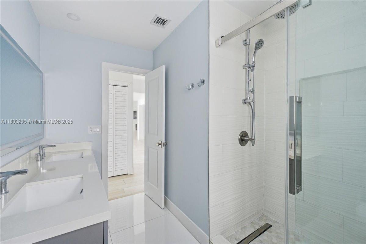 771900 - MARCO BEACH UNIT - Residential