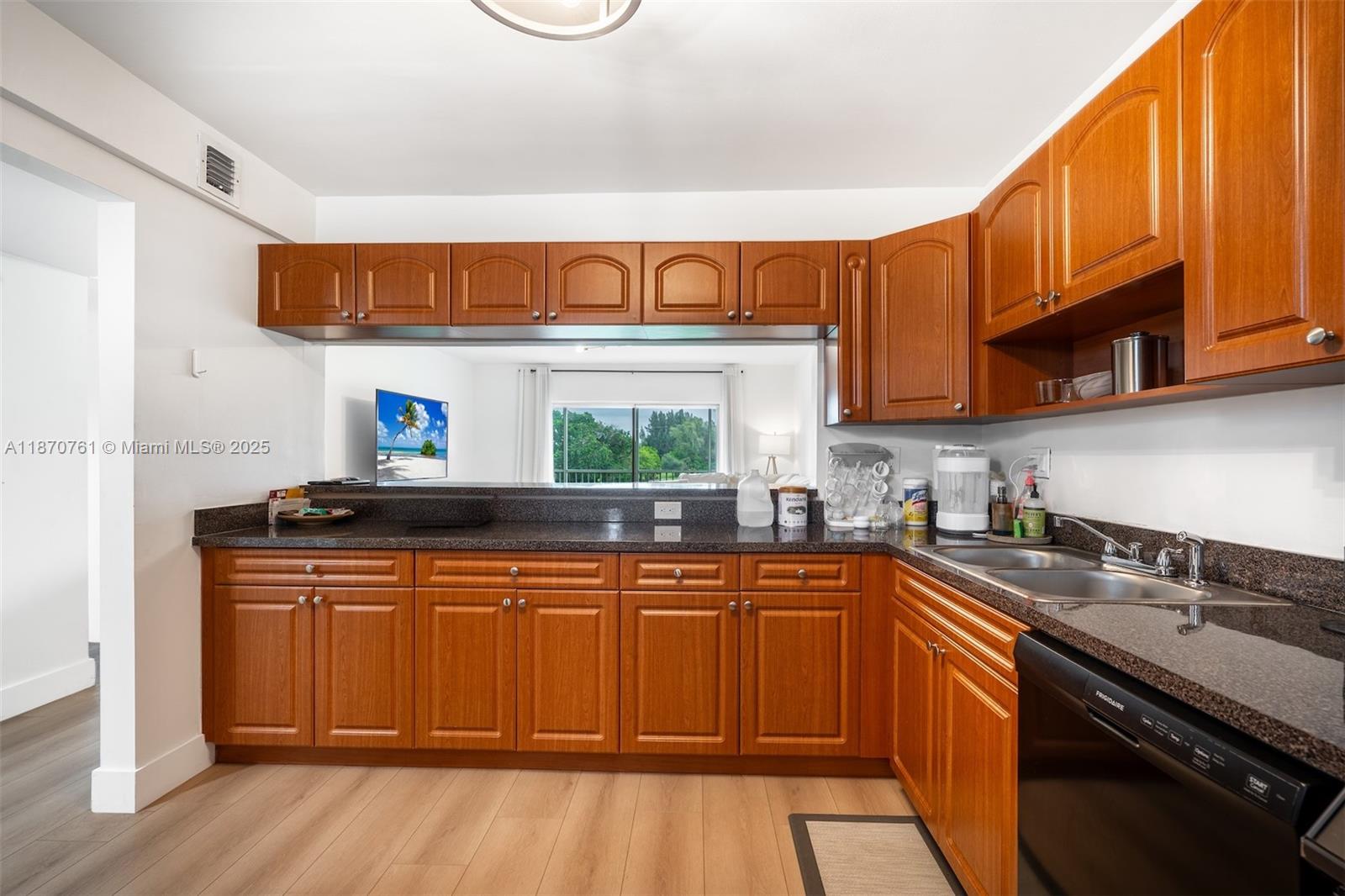 BAFFY WOODS CONDO - Residential