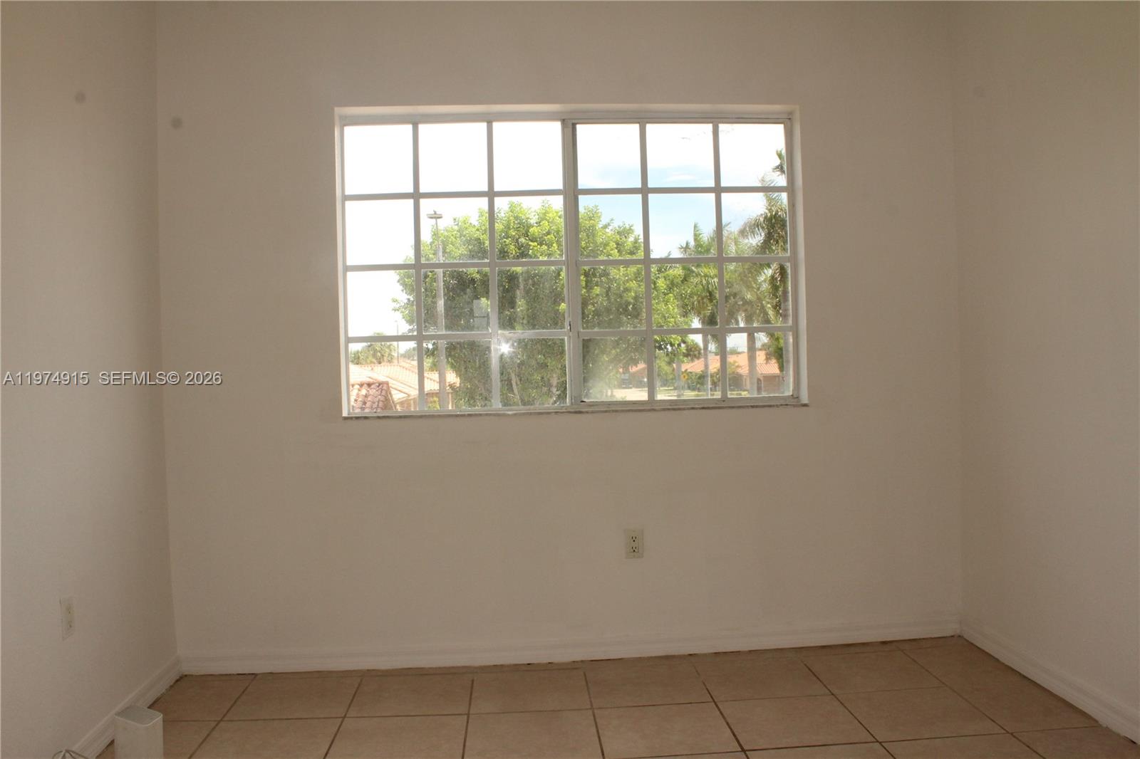 EUREKA PALM GARDEN - Residential Lease