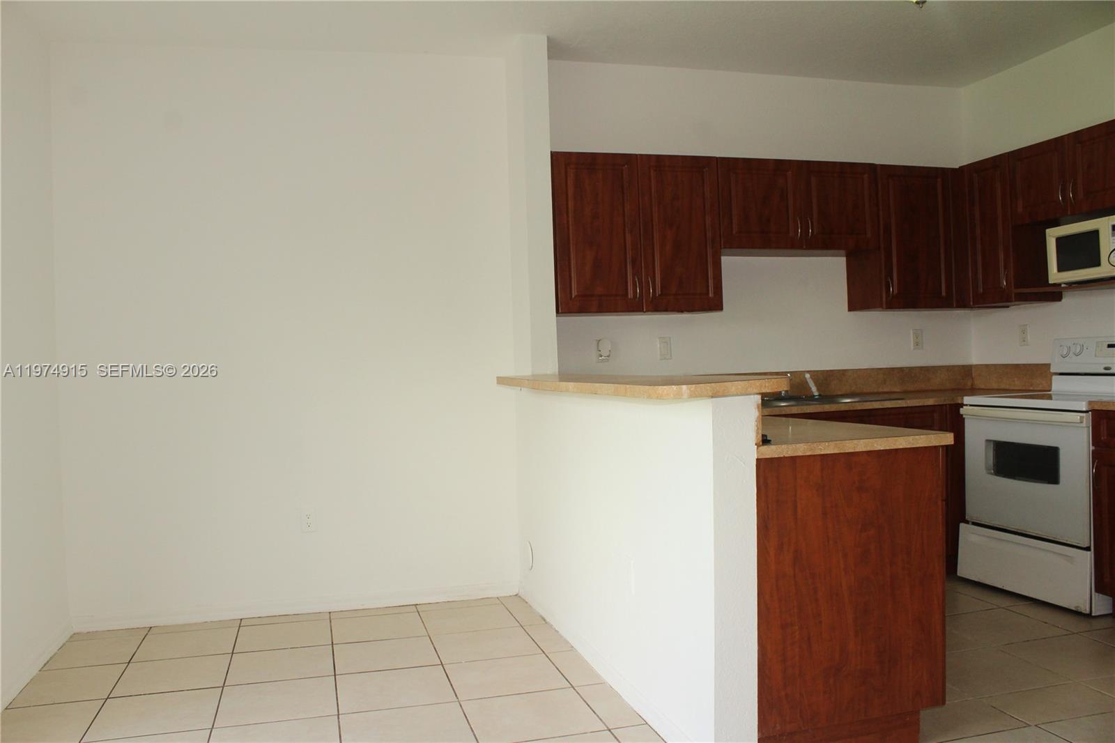 EUREKA PALM GARDEN - Residential Lease