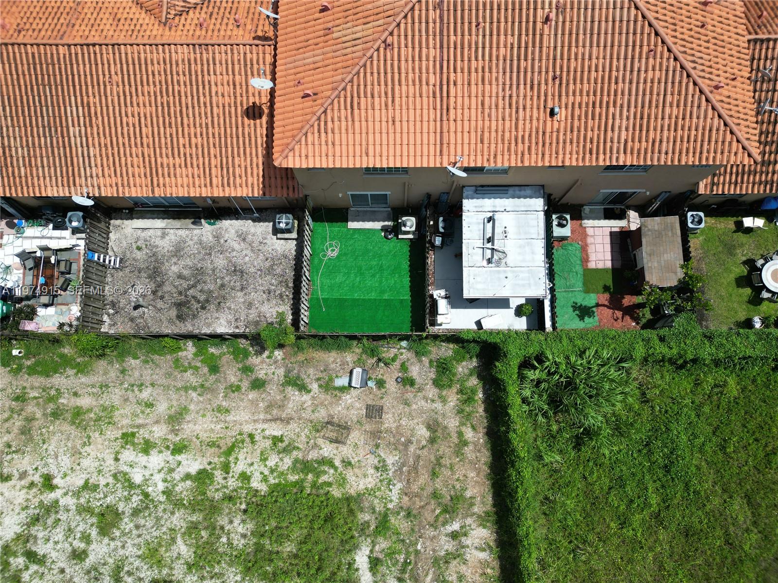 EUREKA PALM GARDEN - Residential Lease