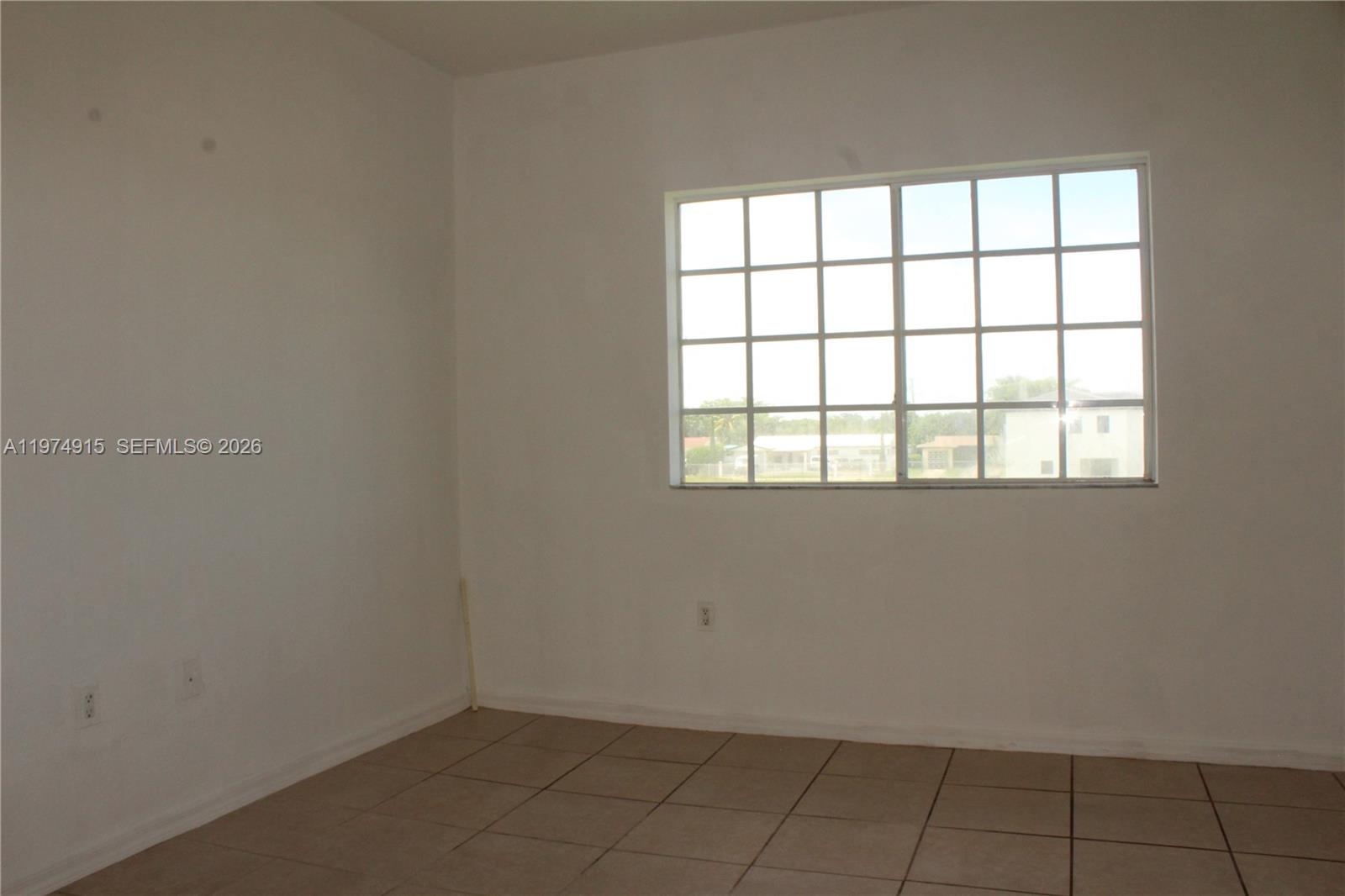 EUREKA PALM GARDEN - Residential Lease