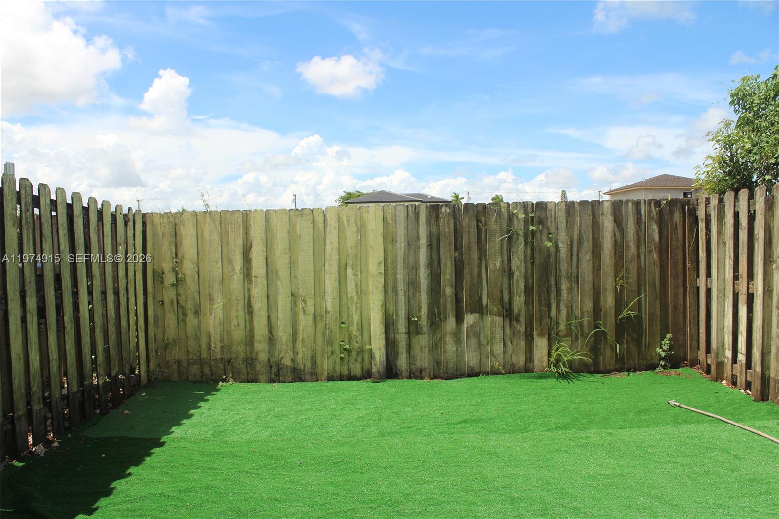 EUREKA PALM GARDEN - Residential Lease